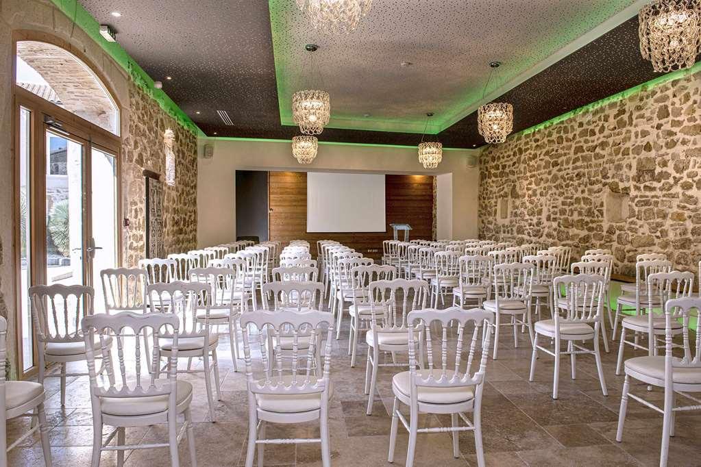 Chateau De Massillan Uchaux Ανέσεις φωτογραφία