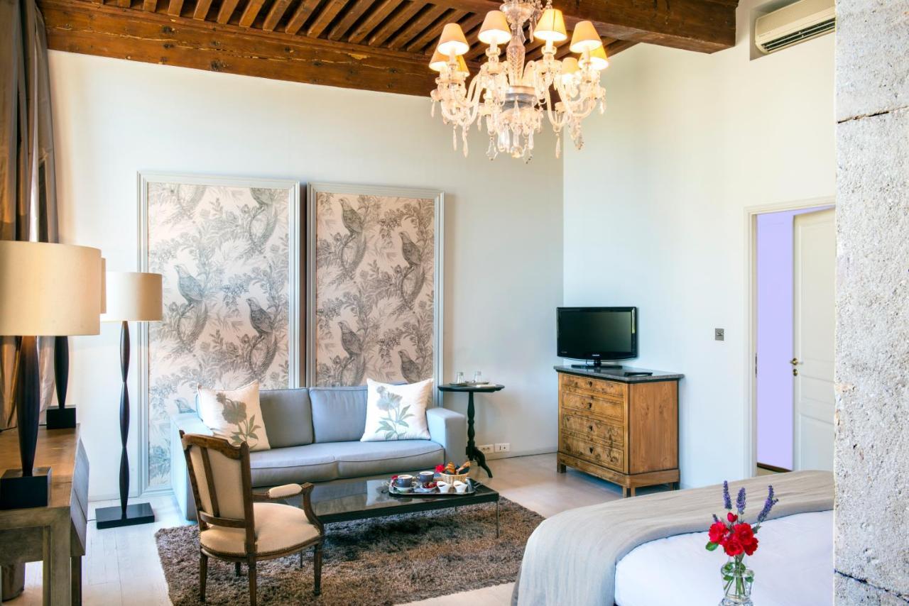 Chateau De Massillan Uchaux Εξωτερικό φωτογραφία